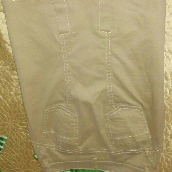 Elegant Tan Skirt - Picture 4 of 7